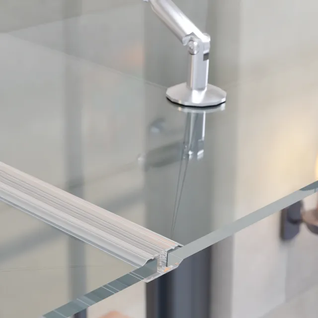 Sealing profile for glass Lara